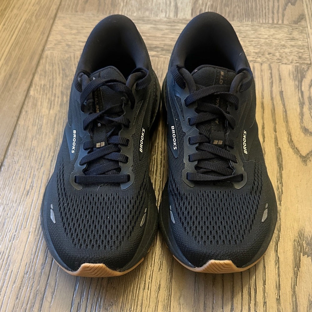 Brooks women’s  Black and Tan Adrenaline GTS